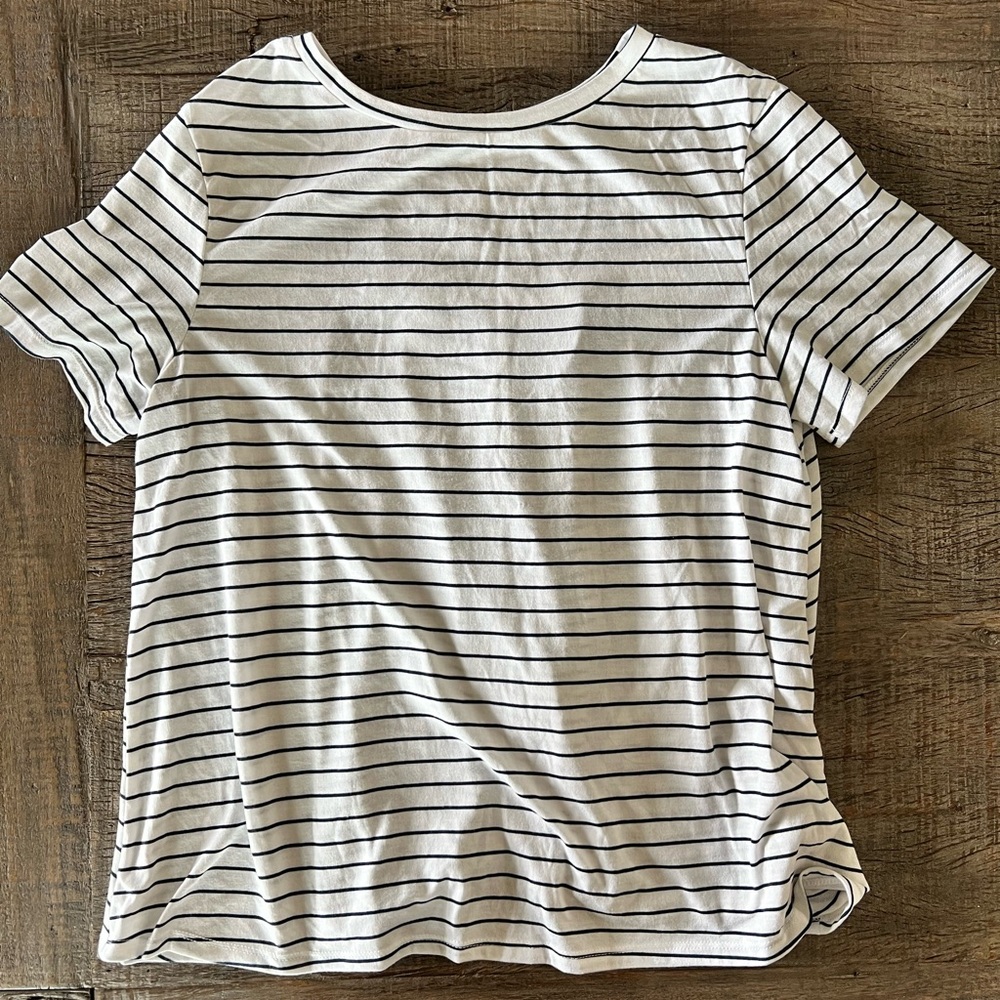 Black & White Stripe GoDry Active, Tulip Back Shirt - medium tall